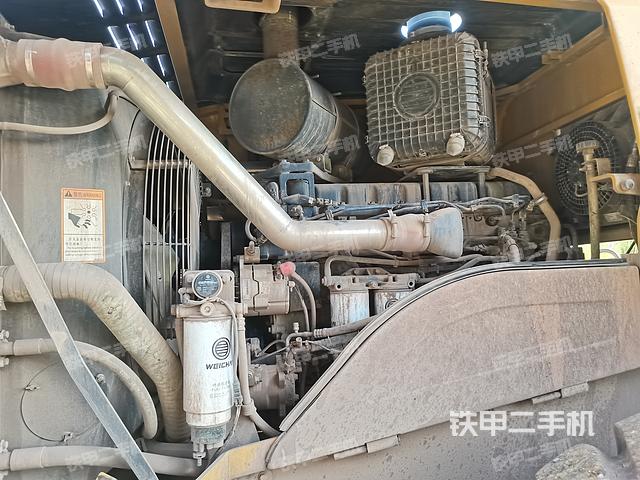 發(fā)動機右側(cè)（整機外觀及大件）