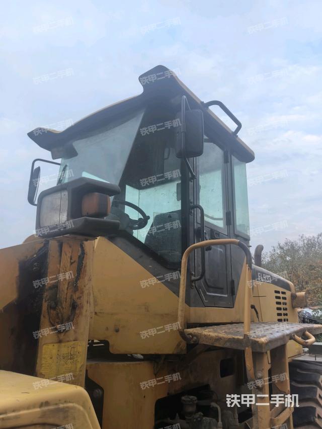 駕駛室正側(cè)（駕駛室部分）