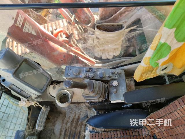 座椅右側(cè)控制臺/鑰匙門/油門/含右手柄（駕駛室部分）