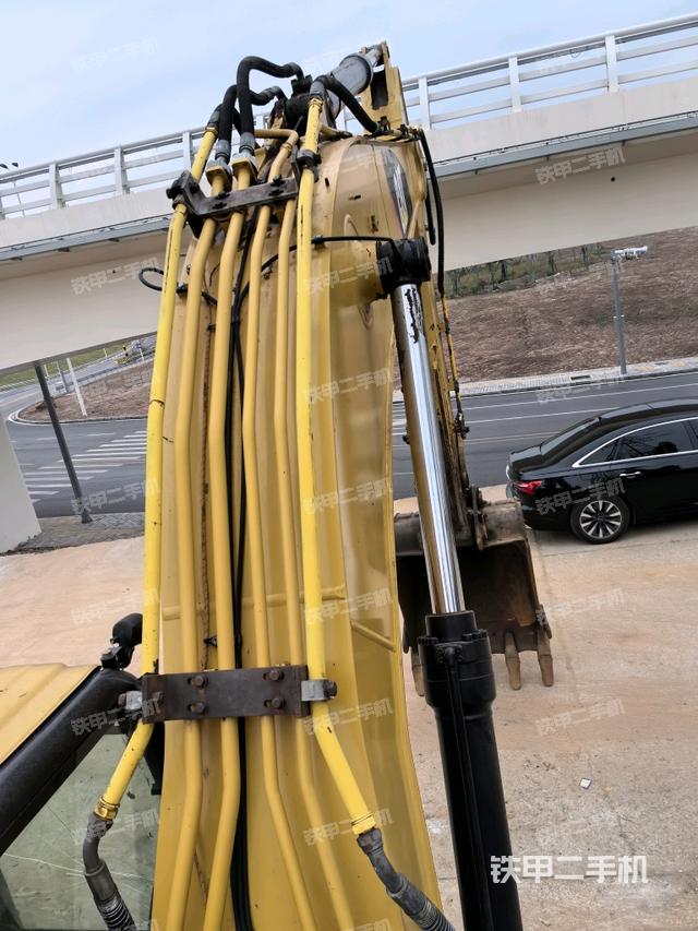 大臂背部俯視（工作和回轉(zhuǎn)裝置）