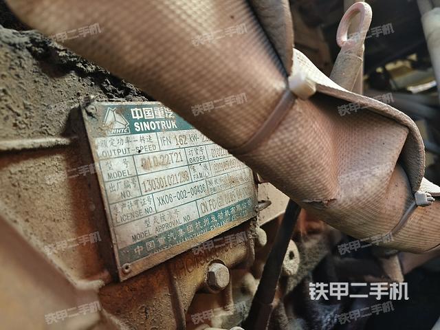 發(fā)動機(jī)右側(cè)（整機(jī)外觀及大件）