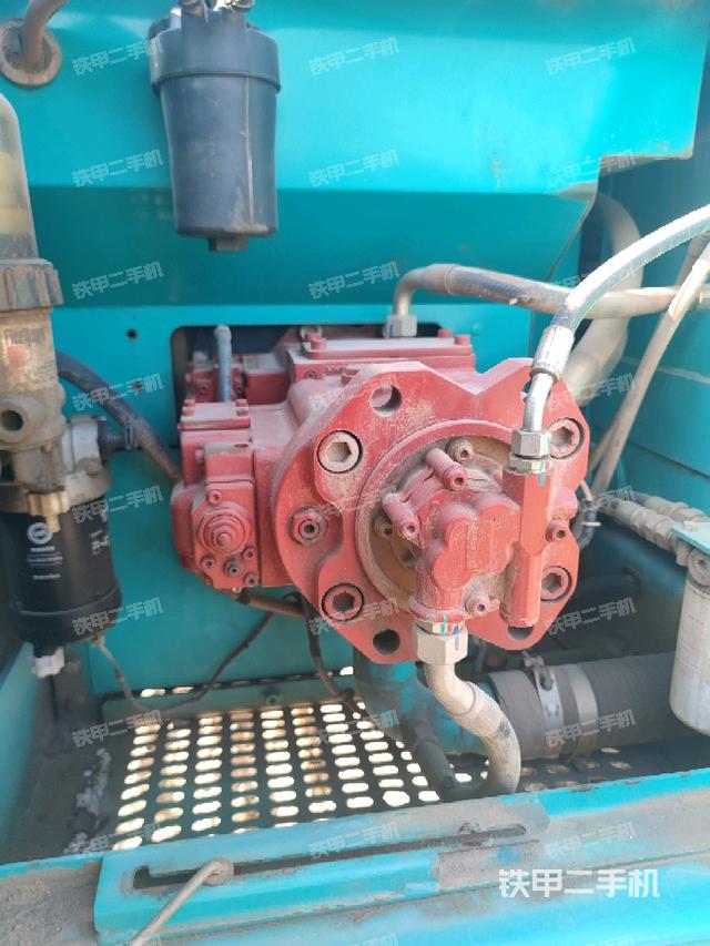 液壓泵斜45?左（大件艙室）