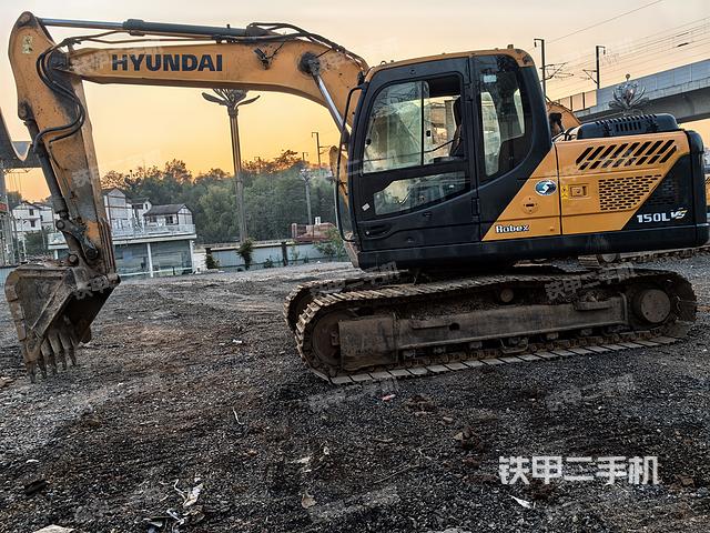 现代R150LVS挖掘机