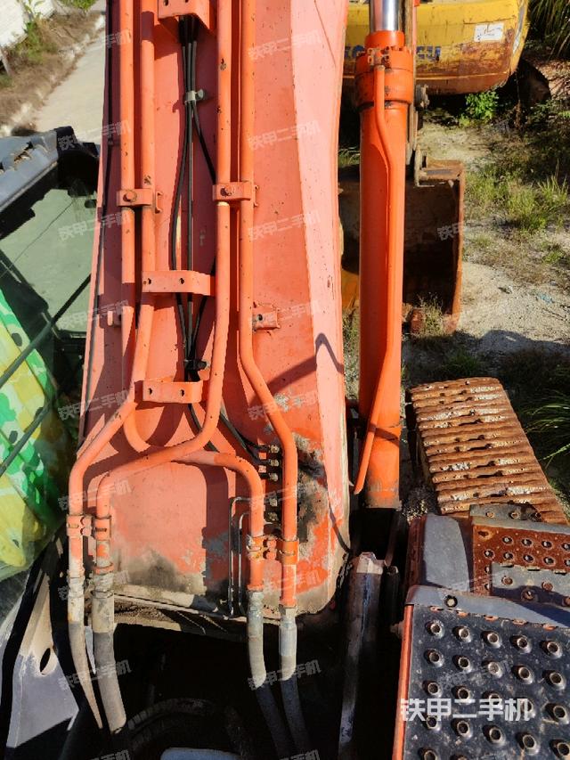 大臂背部俯視（工作和回轉(zhuǎn)裝置）