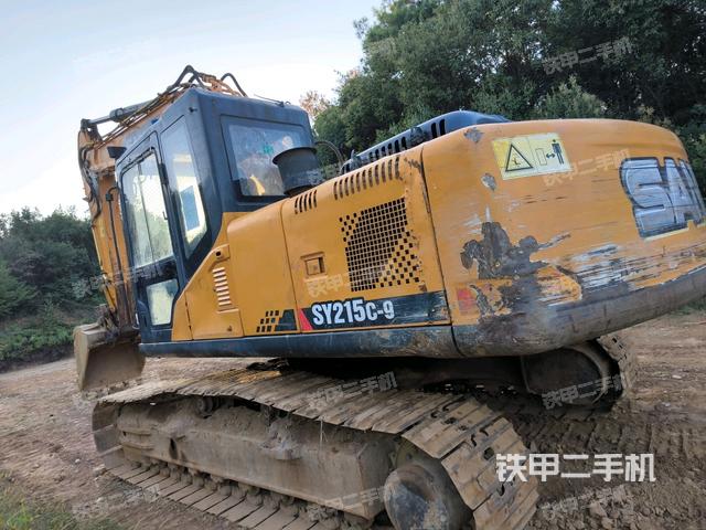 三一重工SY215C挖掘机的设备实拍-第3张实拍照片