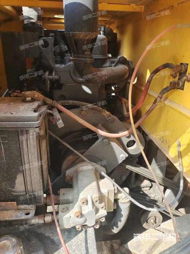 風(fēng)扇及皮帶（壓路機(jī)發(fā)動(dòng)機(jī)艙）