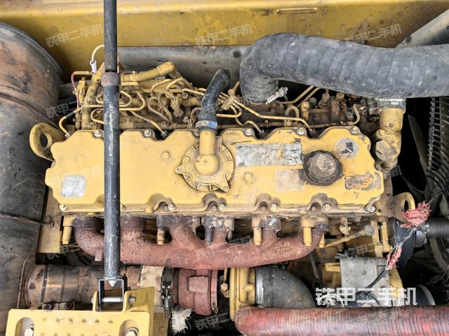 氣門室蓋螺絲特寫（上車部件）