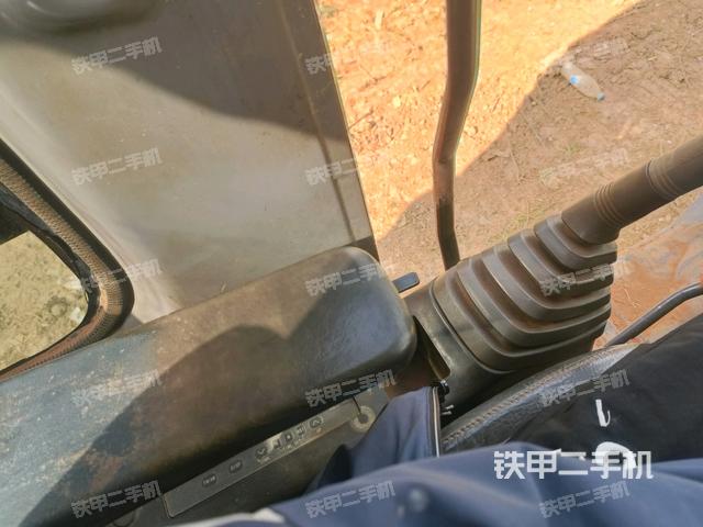 座椅左側(cè)控制臺(tái)/音響/含左手柄（駕駛室部分）