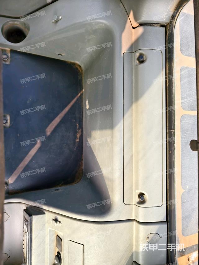 座椅后部（駕駛室部分）