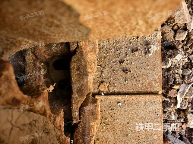 右側行走馬達蓋板（行走機構）