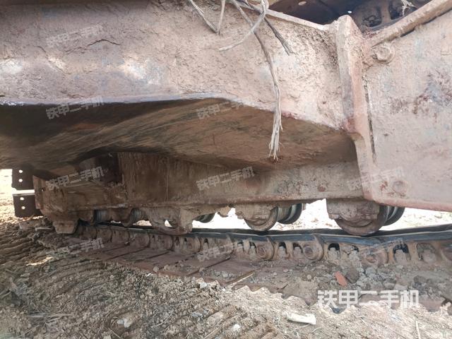 轉(zhuǎn)盤和下車架正前（工作和回轉(zhuǎn)裝置）