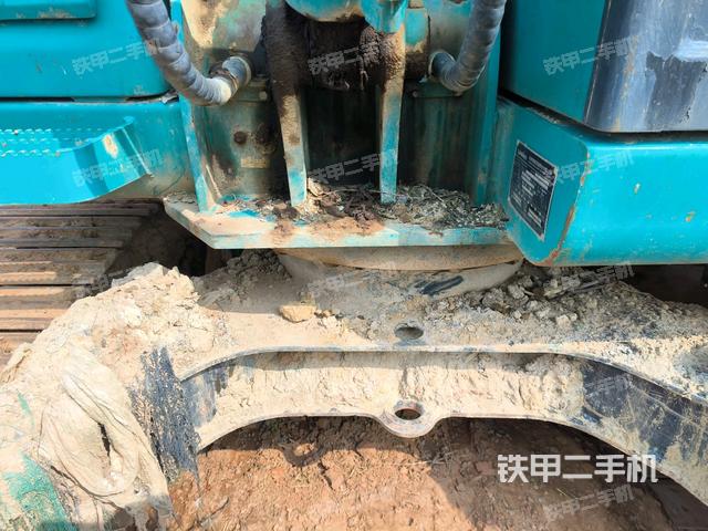 大臂根部?斜（工作和回轉(zhuǎn)裝置）