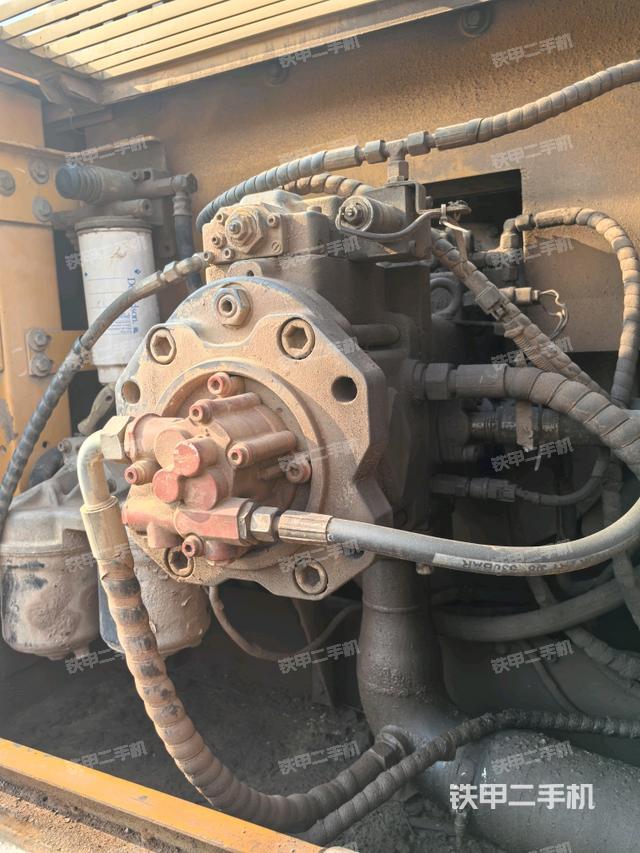 液壓泵斜45?左（大件艙室）