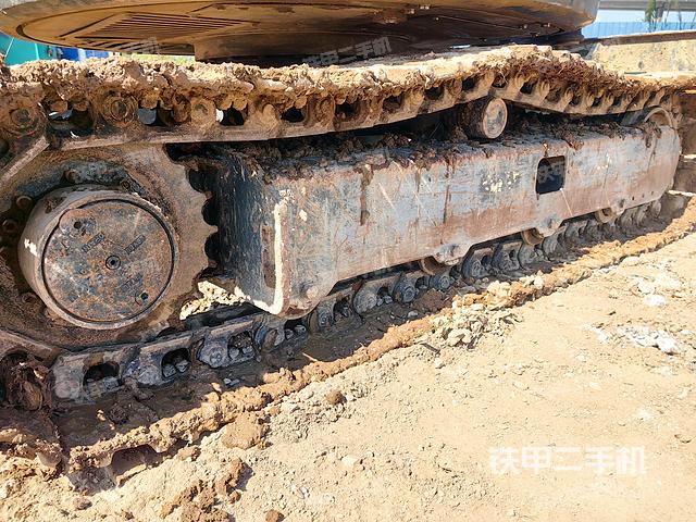 單側(cè)履帶整體（整機(jī)外觀）