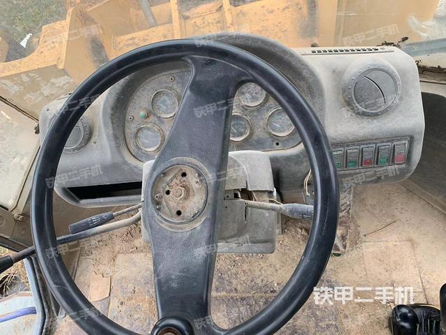 駕駛室操作臺（整機外觀及大件）