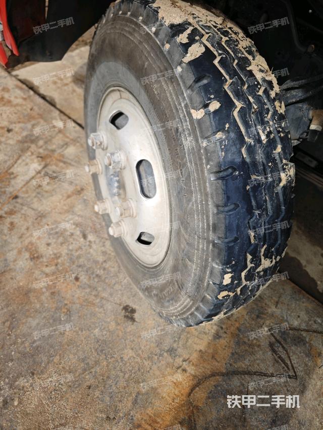 右引導輪/右前輪（行走機構）