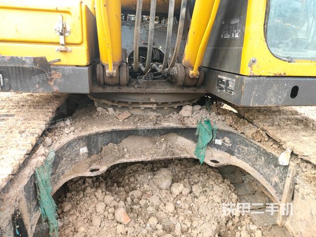 轉(zhuǎn)盤(pán)和下車(chē)架正前（工作和回轉(zhuǎn)裝置）