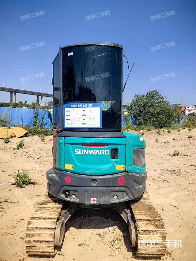 駕駛室頂部（整機(jī)外觀）