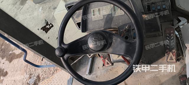 駕駛室操作臺（整機外觀及大件）