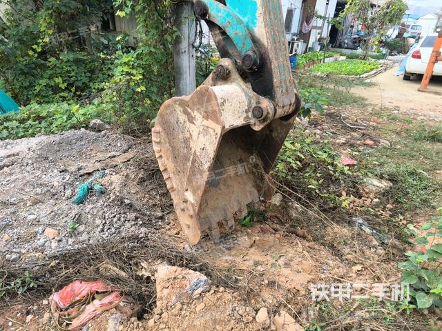 鏟斗右后整體（工作和回轉(zhuǎn)裝置）