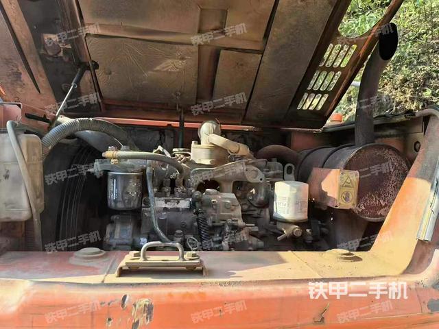 發(fā)動(dòng)機(jī)室（上車部件）