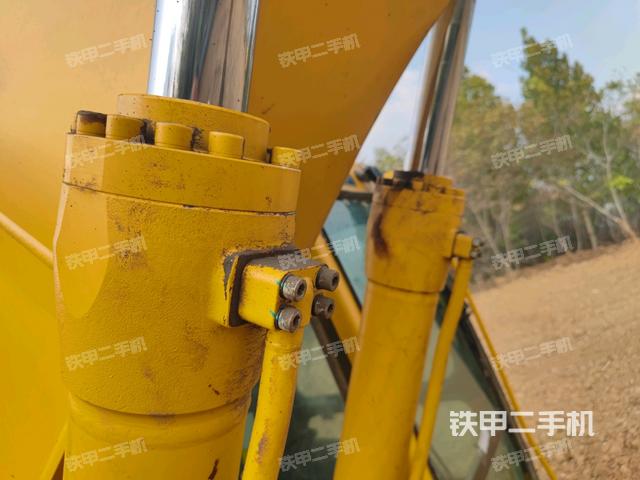 大臂油缸整體?豎拍（工作和回轉(zhuǎn)裝置）