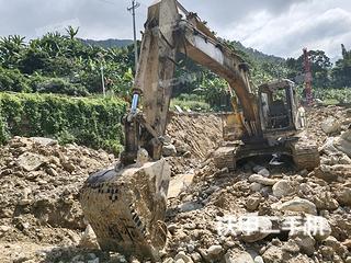 茂名卡特彼勒320V1挖掘機(jī)實(shí)拍圖片