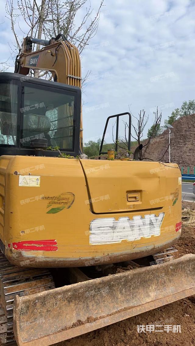 驾驶室顶部（整机外观）