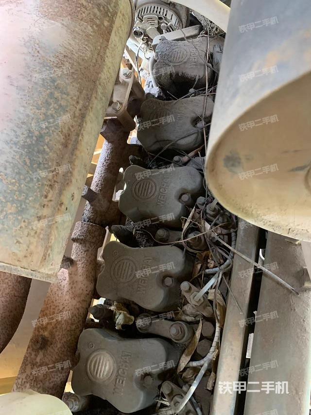 發(fā)動(dòng)機(jī)右側(cè)（整機(jī)外觀及大件）