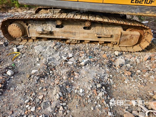 左側履帶整體?（行走機構）