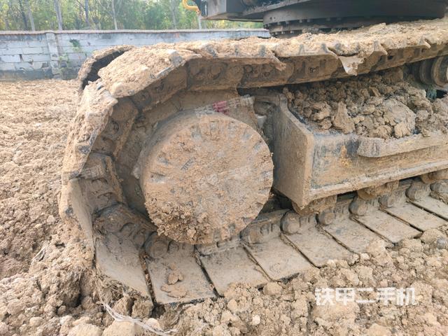 右驅(qū)動(dòng)輪（行走機(jī)構(gòu)）