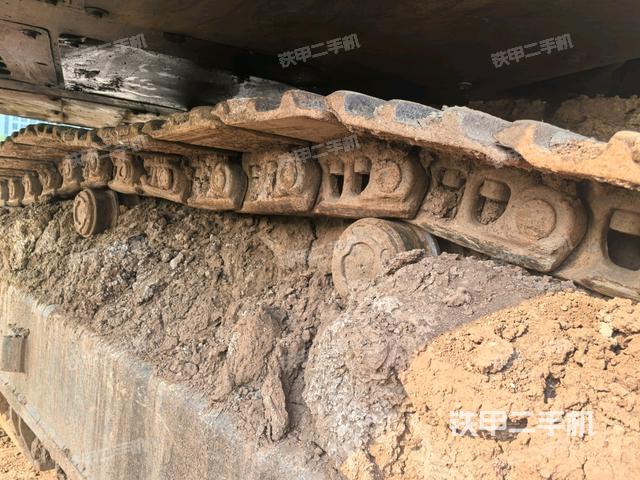 右側(cè)行走馬達(dá)蓋板（行走機構(gòu)）