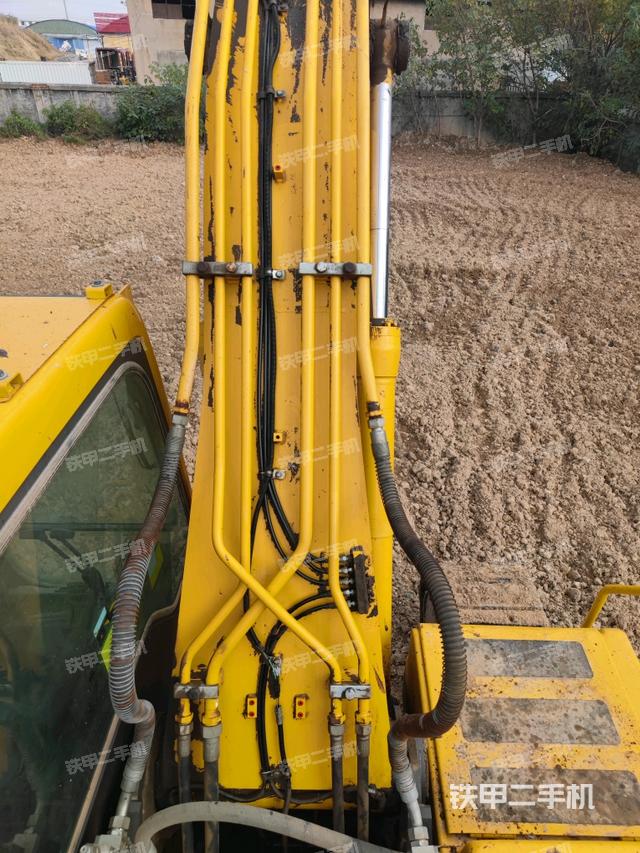 大臂背部俯視（工作和回轉(zhuǎn)裝置）