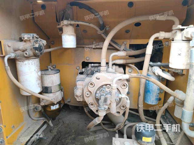 液壓泵斜45?左（大件艙室）