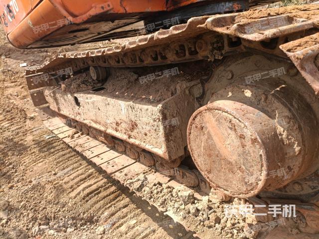 左側(cè)履帶整體?（行走機(jī)構(gòu)）