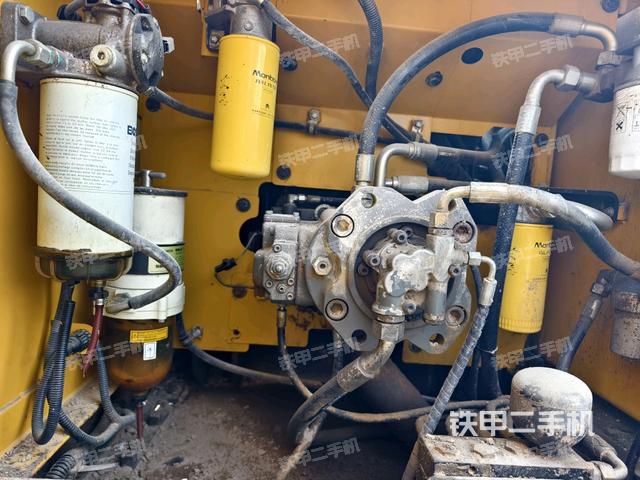 液壓泵斜45?左（大件艙室）