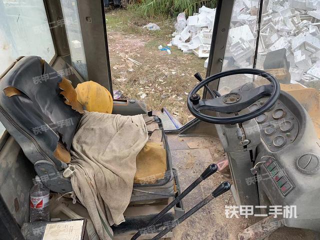 駕駛室工作臺（整機外觀及大件）