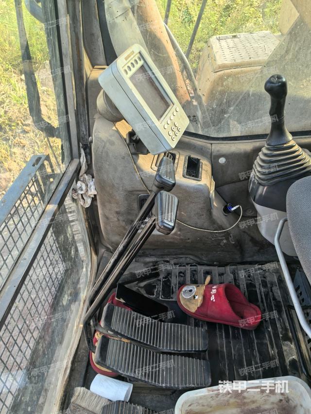 后窗玻璃角標(biāo)（駕駛室部分）