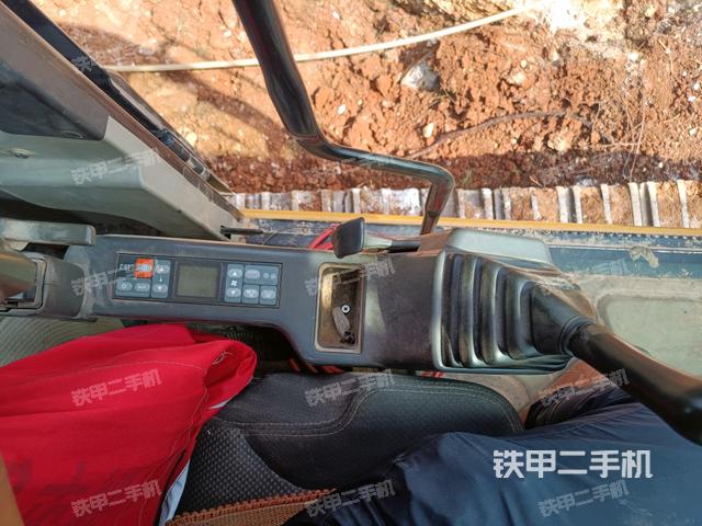 座椅左側(cè)控制臺/音響/含左手柄（駕駛室部分）