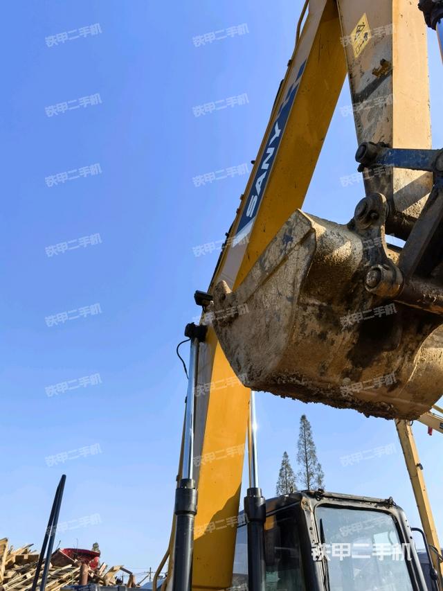 大臂整体 右侧（工作和回转装置）