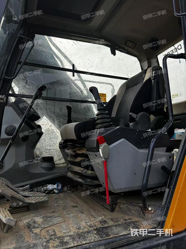 駕駛室整體（整機(jī)外觀）