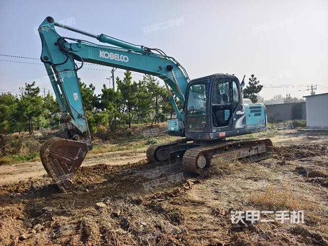 神鋼SK140LC-8挖掘機(jī)