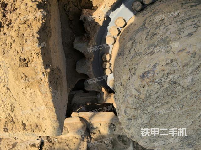 右驱动轮（行走机构）