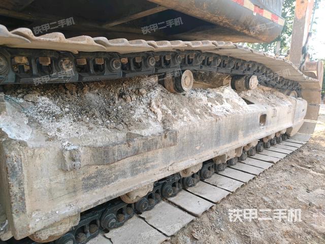 左側(cè)履帶整體?(行走機(jī)構(gòu)) 左側(cè)履帶整體?(行走機(jī)構(gòu))