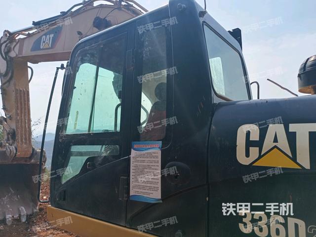 駕駛室左后45度（駕駛室部分）