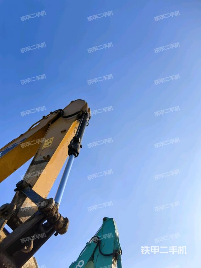 小臂整体左后（工作和回转装置）