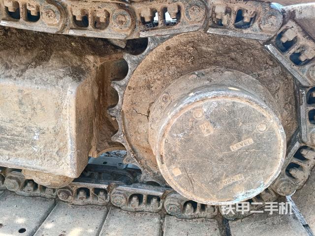 左驅(qū)動輪（行走機(jī)構(gòu)）