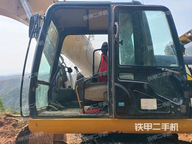 右側(cè)玻璃角標(biāo)（駕駛室部分）