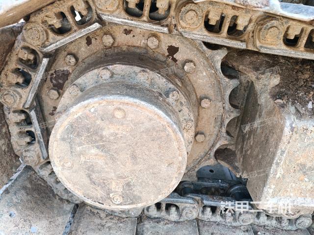 右驅(qū)動輪（行走機(jī)構(gòu)）