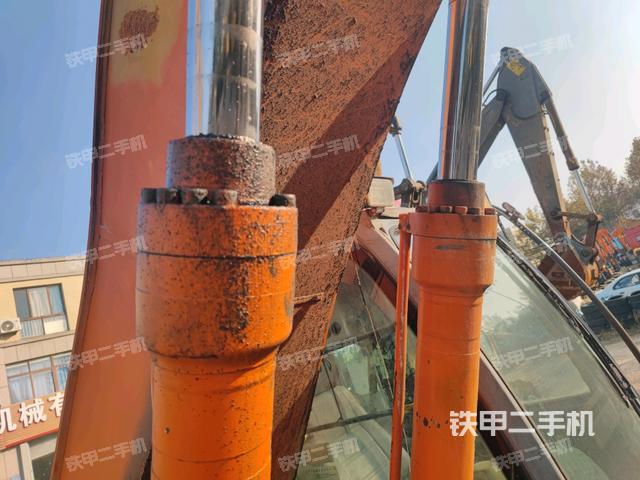 大臂油缸整體?豎拍(工作和回轉(zhuǎn)裝置) 大臂油缸整體?豎拍(工作和回轉(zhuǎn)裝置)